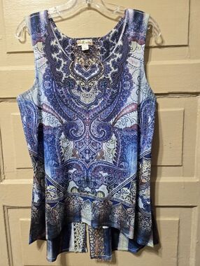 World Unity Blue Paisley Bedazzled Cutout Back Sleeveless Tunic Top NWOT Size: M